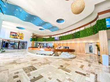 APTO EN EL LAGUITO CON PISCINA