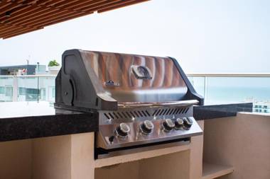 La Boquilla 4 personas frente a la playa