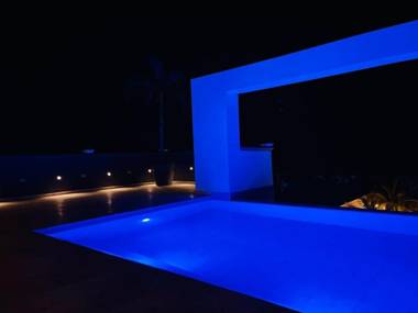 Coco Beach Hotel - Rooftop & Beach Club