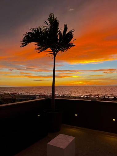 Coco Beach Hotel - Rooftop & Beach Club