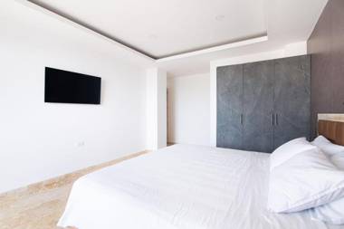 Coco Beach Hotel - Rooftop & Beach Club