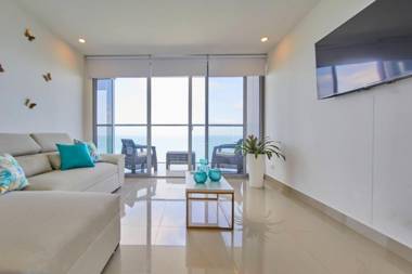 Beachfront Paradise with Outstanding Sunset Views