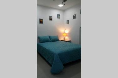 Habitación Privada 10 min de la playa entrada independiente.
