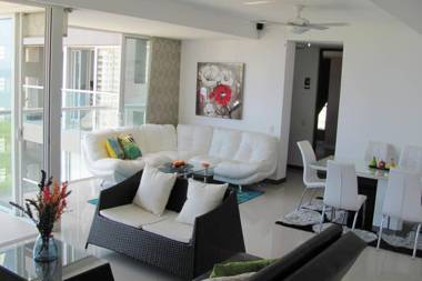 Acogedor con vista al mar en Condominio Zazue a 300 metros de la playa Bellohorizonte Santa Marta