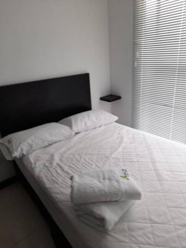 Piscina y Parque del Cafe ApartaHotel