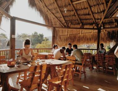 El Zoo Hostel Bar & Pool