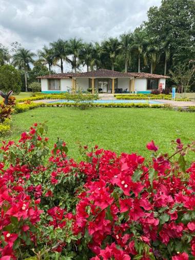 Hotel Campestre Pueblo Bello