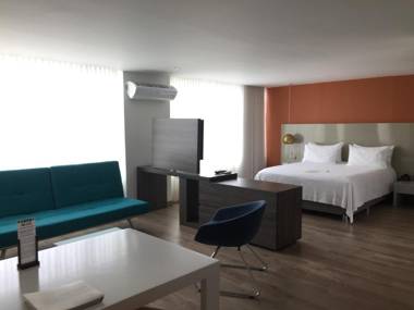 Hotel Holiday Inn Express & Suites Medellin an IHG Hotel