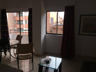 Excelente moderno amoblado y bien ubicado apartamento en Laureles Medellín