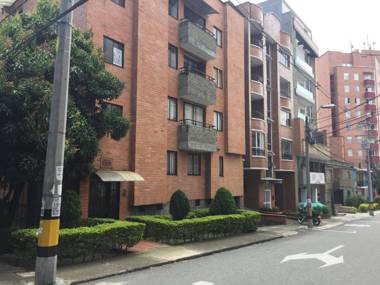 Excelente moderno amoblado y bien ubicado apartamento en Laureles Medellín