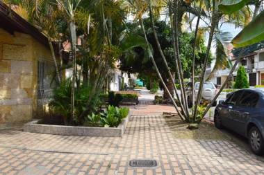 Buntes House-Casa Hotel Laureles-Estadio