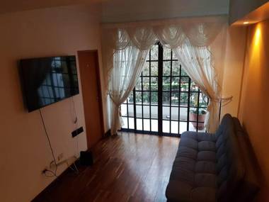 Casa Entera-Cerca a Mall La Central y Estación de Tranvía