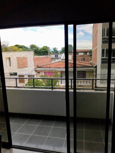 Apartamento S301 con balcon Estadio y Metro