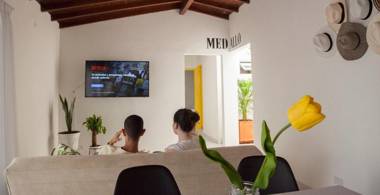Apartamento remodelado en el mejor lugar del centro de Medellín. Home Aris 402