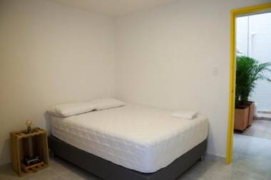 Home Aris Apartments 201