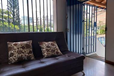 Casa Poblado- Manila. Parqueadero gratuito!