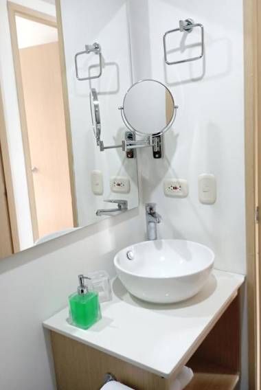 Beautiful & Comfortable Apartment in LAURELES