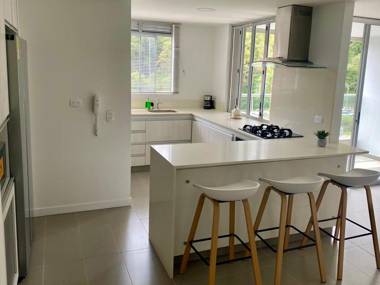 Apartamento en el poblado Medellin 3h 2b wifi gratis