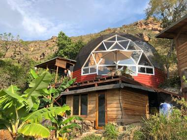 Domo Geodésico frente al Cañón del Chicamocha