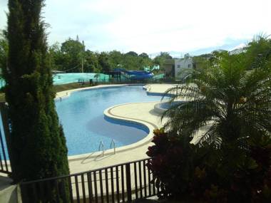 Descanso cafetero piscinas jacuzzi wifi