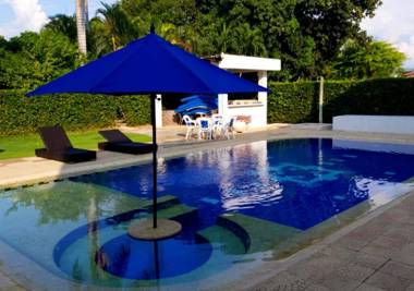 Casa con Piscina Privada el Peñon Girardot