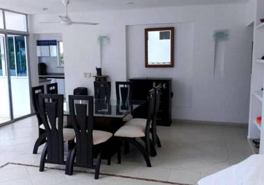 Casa con Piscina Privada el Peñon Girardot