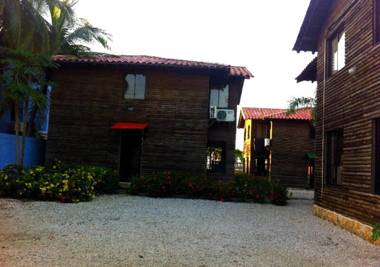 Cabaña con Piscina Privada Frente a la Playa Coveñas Segunda Ensenada