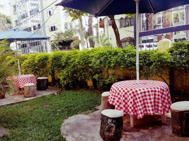 The Pelican Larry Hostel