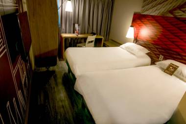 Hotel Ibis Cali Granada