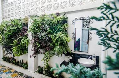 Moonshine Boutique Hostal