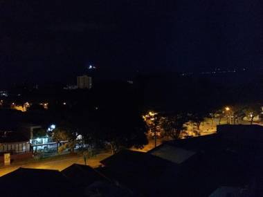 apartaestudio parejas 10 mnts del terminal centro de eventos valle del pacifico y del centro de la ciudad salida al aeropuerto