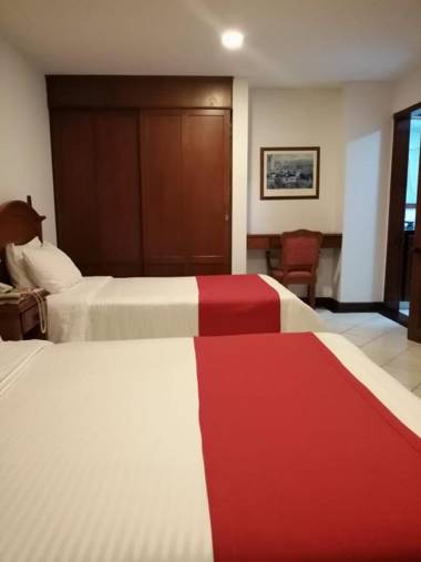 Travelers Apartamentos y Suites - Castellón De Juanambú