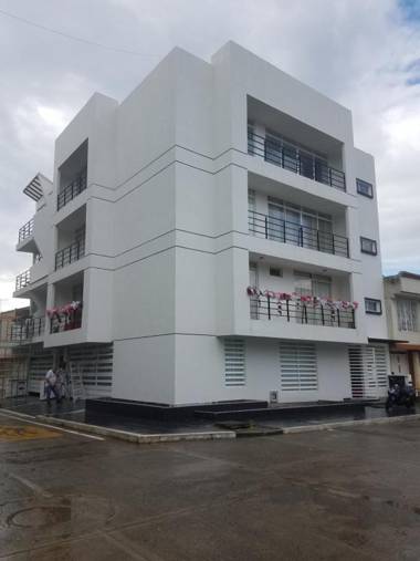 Balcones de la Rivera Apartamento 132 amoblado