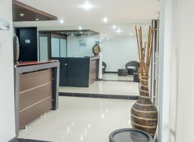 Hotel Regency Suites La Feria