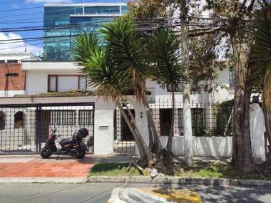 acogedor Hostal usaquen la parada del tren