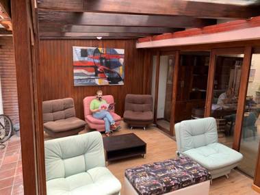 acogedor Hostal usaquen la parada del tren