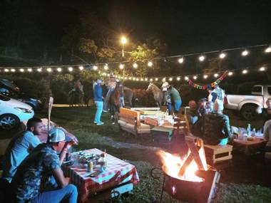 Casa Roja Parche Campestre - Hospedaje Guatapé