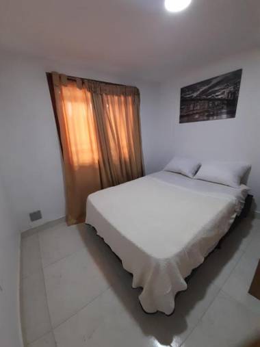 el nuevo guatape campestre a 5 minutos del malecon y 10 minutos la piedra totalmente nuevos parqueo privado