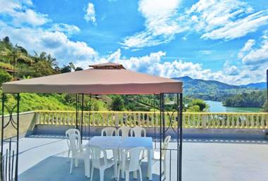 Hermosa casa de campo en GUATAPÉ