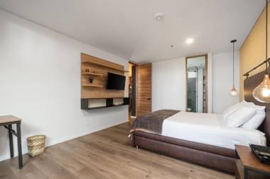 Olive Living Suites by HOUSY HOST