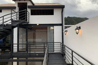 Bellísimo chalet en Zona Colonial (301)