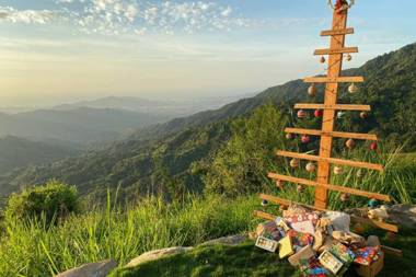 Mountain Farmhouse Retreat with incredible Views