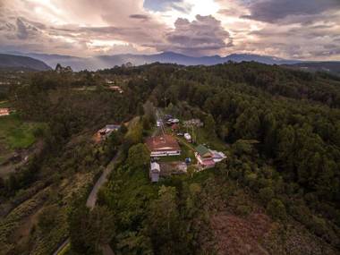 Al Bosque Hostel & Glamping