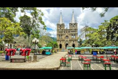 Finca La Antigua. finca tradicional Cafetera