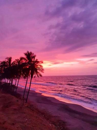 RCH LUXURY HOTEL & POOL