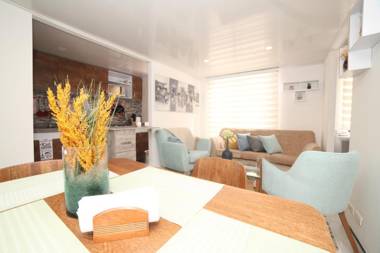 Cozy Apt with Office - 30' from the AIRPORT
