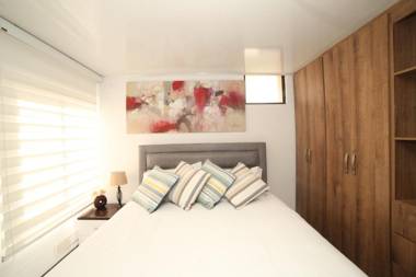 Cozy Apt with Office - 30' from the AIRPORT