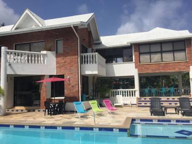 Casa de las Flores tropical