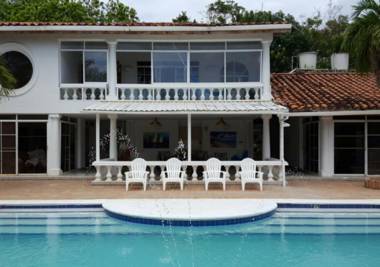 Casa con Piscina para Grupos en San Andrés