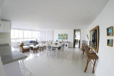 Hermoso y amplio apartamento con vista al mar